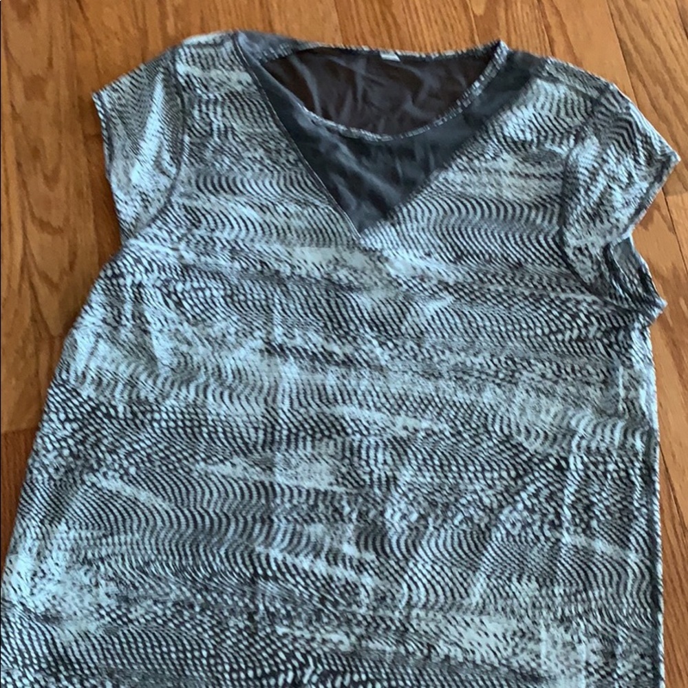 Lululemon top size 6